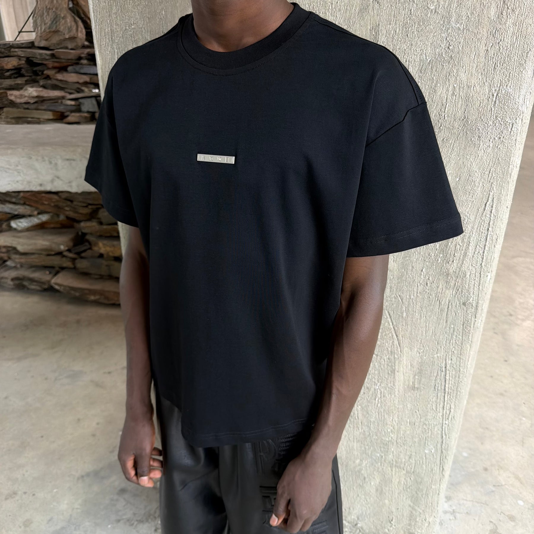 HP SIGNATURE TEE BLACK